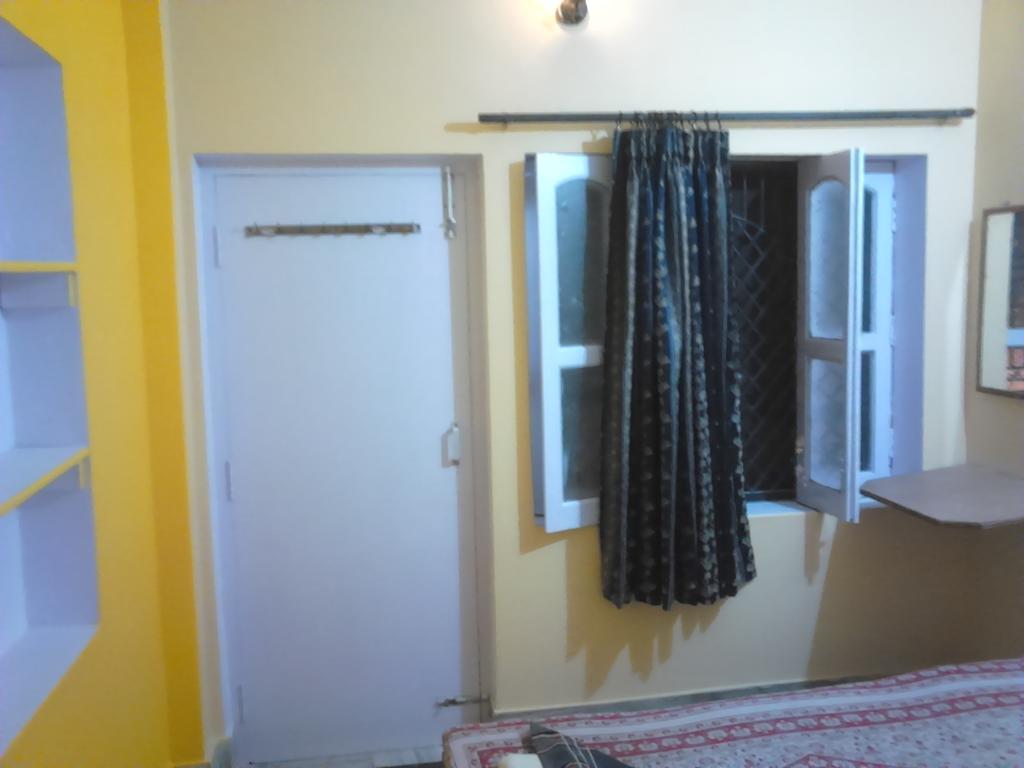 Leela Guest House Варанаси Номер фото