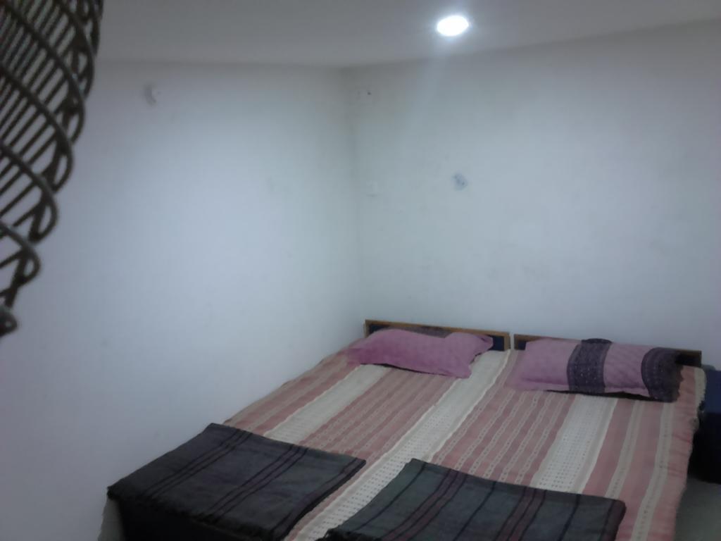 Leela Guest House Варанаси Номер фото