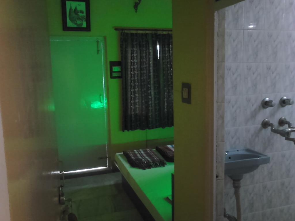 Leela Guest House Варанаси Номер фото