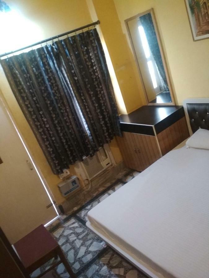 Leela Guest House Варанаси Экстерьер фото