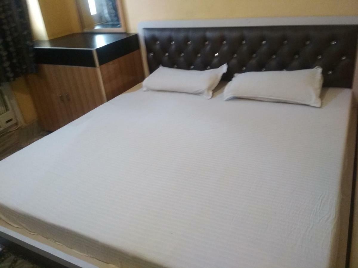 Leela Guest House Варанаси Экстерьер фото